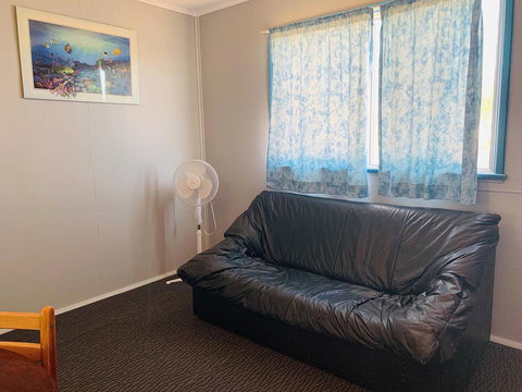 Shark Bay Cottages - Gold Coast 26