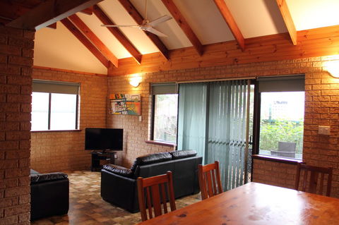 Kestrel Chalets - Tourism Gold Coast 8
