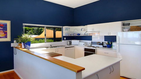Tru Blu - Enjoy Sweeping 180 Degree Views Of Gracetown In This Modern Family Beach House - Tourism Gold Coast 9