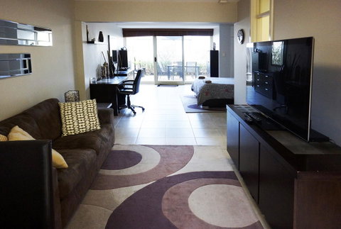 Studio 4 - Ground Floor Fremantle Apartment - Tourism Gold Coast 3