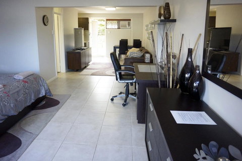 Studio 4 - Ground Floor Fremantle Apartment - Tourism Gold Coast 11