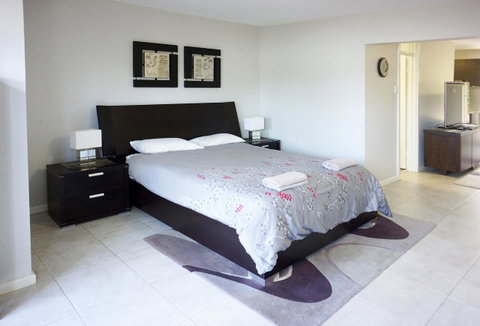 Studio 4 - Ground Floor Fremantle Apartment - Tourism Gold Coast 14