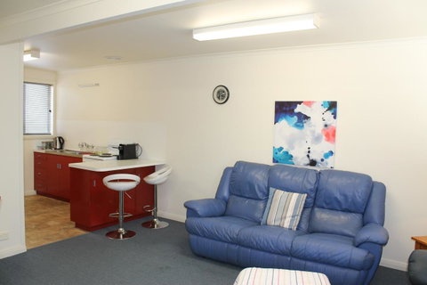 Old Pier Apartments - Tourism Gold Coast 8