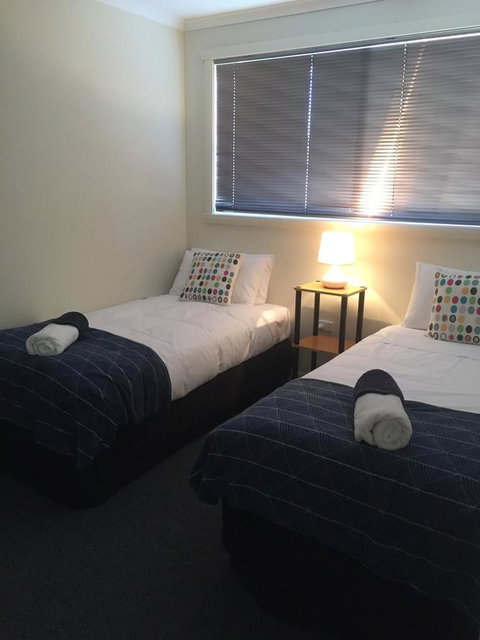 Old Pier Apartments - Tourism Gold Coast 4