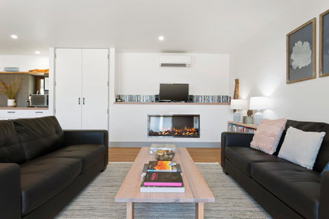 Tamar Solar Home - Tourism Gold Coast 8