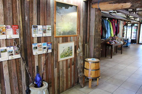 Tullah Lakeside Lodge - Tourism Gold Coast 25
