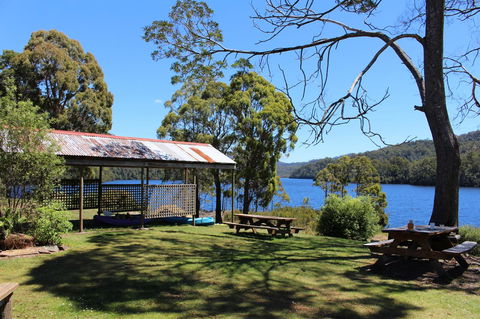 Tullah Lakeside Lodge - Tourism Gold Coast 6