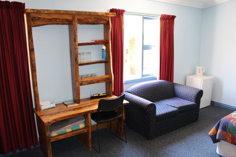 Tullah Lakeside Lodge - Tourism Gold Coast 9