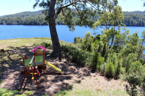 Tullah Lakeside Lodge - Tourism Gold Coast 30