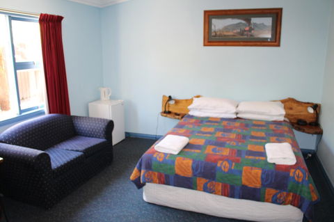 Tullah Lakeside Lodge - Tourism Gold Coast 10