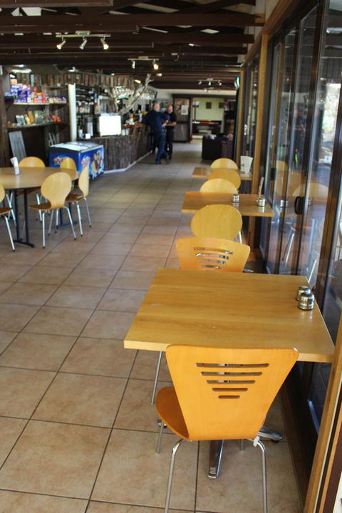 Tullah Lakeside Lodge - Tourism Gold Coast 36