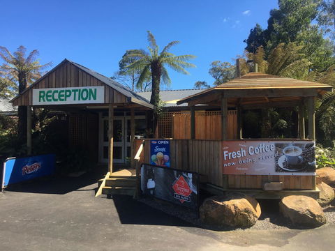 Tullah Lakeside Lodge - Tourism Gold Coast 0
