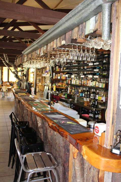 Tullah Lakeside Lodge - Tourism Gold Coast 21