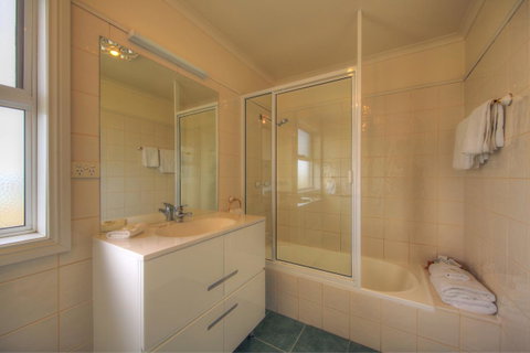 Stanley Village Waterfront Accommodation - Tourism Gold Coast 11