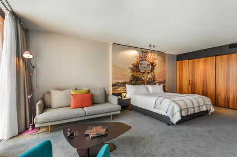 MACq 01 Hotel - Tourism Gold Coast 1
