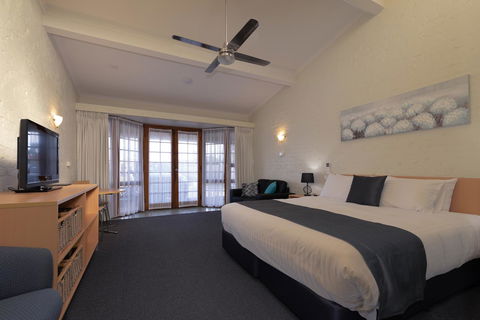 Barclay Motor Inn - Tourism Gold Coast 1