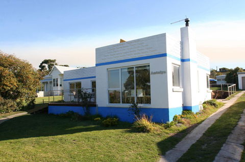 Bridport Holiday Rental - Tourism Gold Coast 1