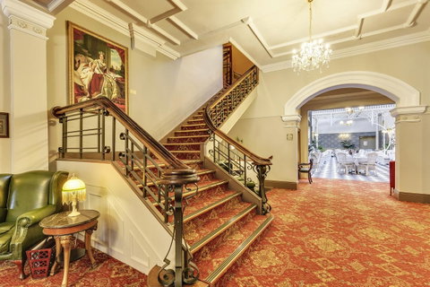Hadley\'s Orient Hotel - Tourism Gold Coast 11