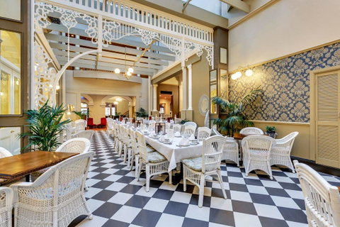 Hadley\'s Orient Hotel - Tourism Gold Coast 2
