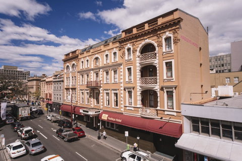 Hadley\'s Orient Hotel - Tourism Gold Coast 0