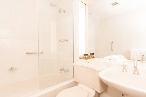 Hadley\'s Orient Hotel - Tourism Gold Coast 39
