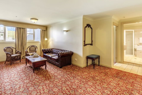 Hadley\'s Orient Hotel - Tourism Gold Coast 16