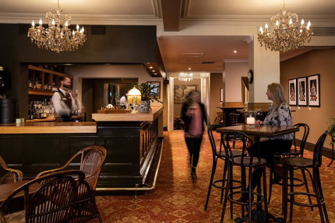 Hadley\'s Orient Hotel - Tourism Gold Coast 15