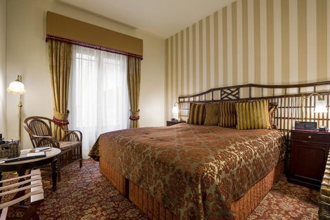 Hadley\'s Orient Hotel - Tourism Gold Coast 32