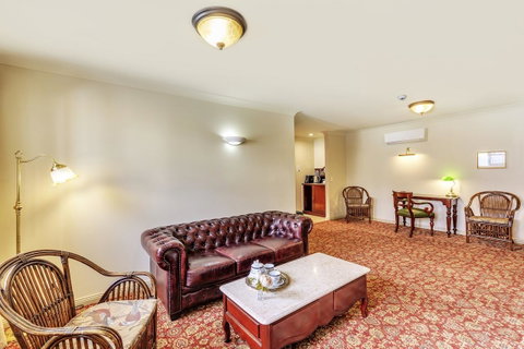 Hadley\'s Orient Hotel - Tourism Gold Coast 17