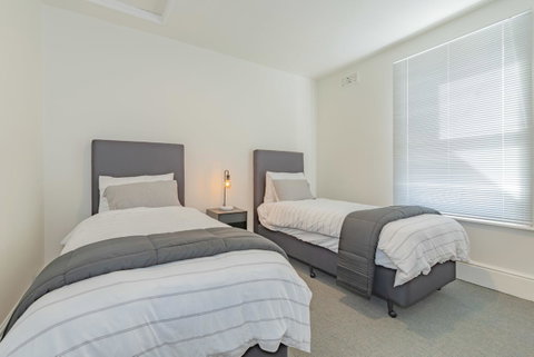 4 Bedroom House - Hobart CBD - Free Parking - Free WIFI - Tourism Gold Coast 23