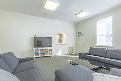 4 Bedroom House - Hobart CBD - Free Parking - Free WIFI - Tourism Gold Coast 20
