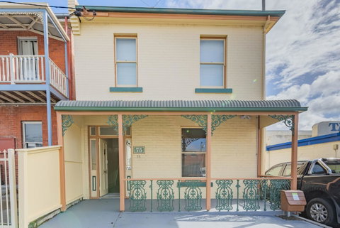 4 Bedroom House - Hobart CBD - Free Parking - Free WIFI - Tourism Gold Coast 14