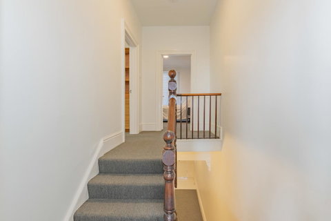 4 Bedroom House - Hobart CBD - Free Parking - Free WIFI - Tourism Gold Coast 19