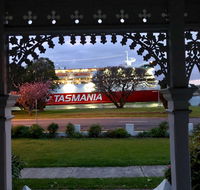 Riverbank villa - 4 bedroom house villa - Tourism Gold Coast