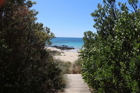 Sisters Beach Paradise - Tourism Gold Coast 12