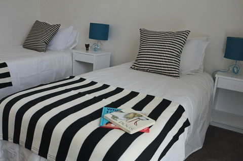 Sisters Beach Paradise - Tourism Gold Coast 3