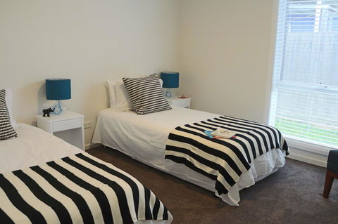 Sisters Beach Paradise - Tourism Gold Coast 8