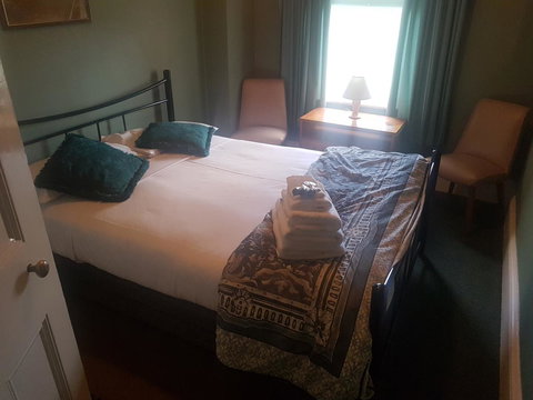 The Richmond Arms Hotel - Tourism Gold Coast 9