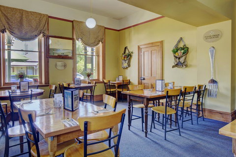 The Richmond Arms Hotel - Tourism Gold Coast 11