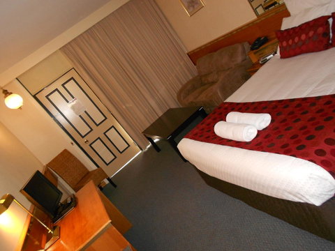 Commodore Regent - Tourism Gold Coast 3