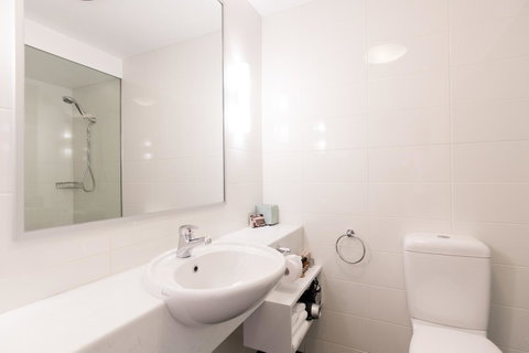 St Ives Apartments - Tourism Gold Coast 4