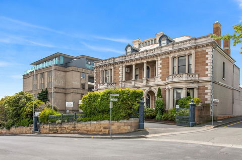 Lenna Of Hobart - Tourism Gold Coast 7