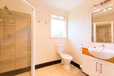 Graham Apartments - Tourism Gold Coast 34