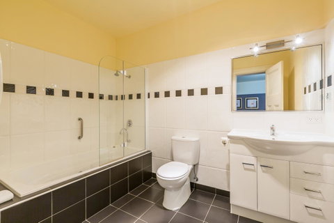Graham Apartments - Tourism Gold Coast 36