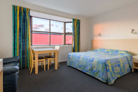 Mayfair Plaza Motel And Apartments - Tourism Gold Coast 11