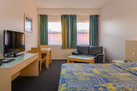 Mayfair Plaza Motel And Apartments - Tourism Gold Coast 10