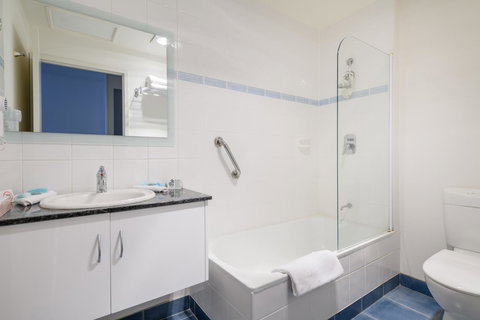 Mayfair Plaza Motel And Apartments - Tourism Gold Coast 8