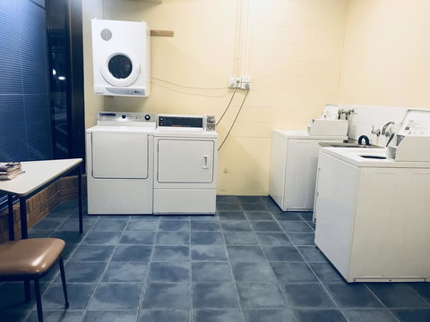 Mayfair Plaza Motel And Apartments - Tourism Gold Coast 5