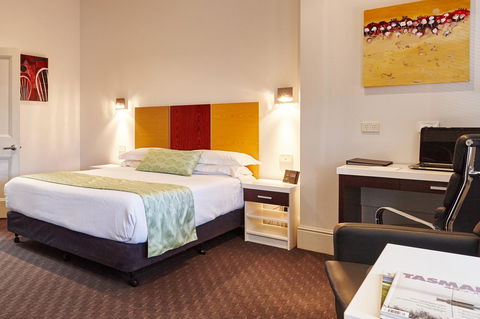 Auldington Hotel - Tourism Gold Coast 13