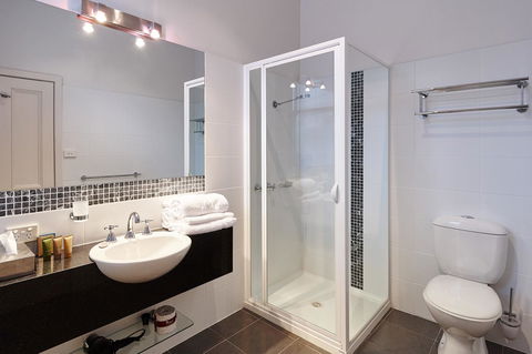 Auldington Hotel - Tourism Gold Coast 7